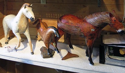 Creative - Wooden Horses